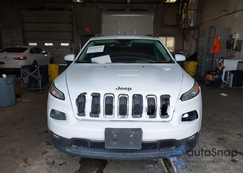 2016 Jeep Cherokee Latitude z USA, uszkodzony, nr VIN 1C4PJMCS3GW133391
